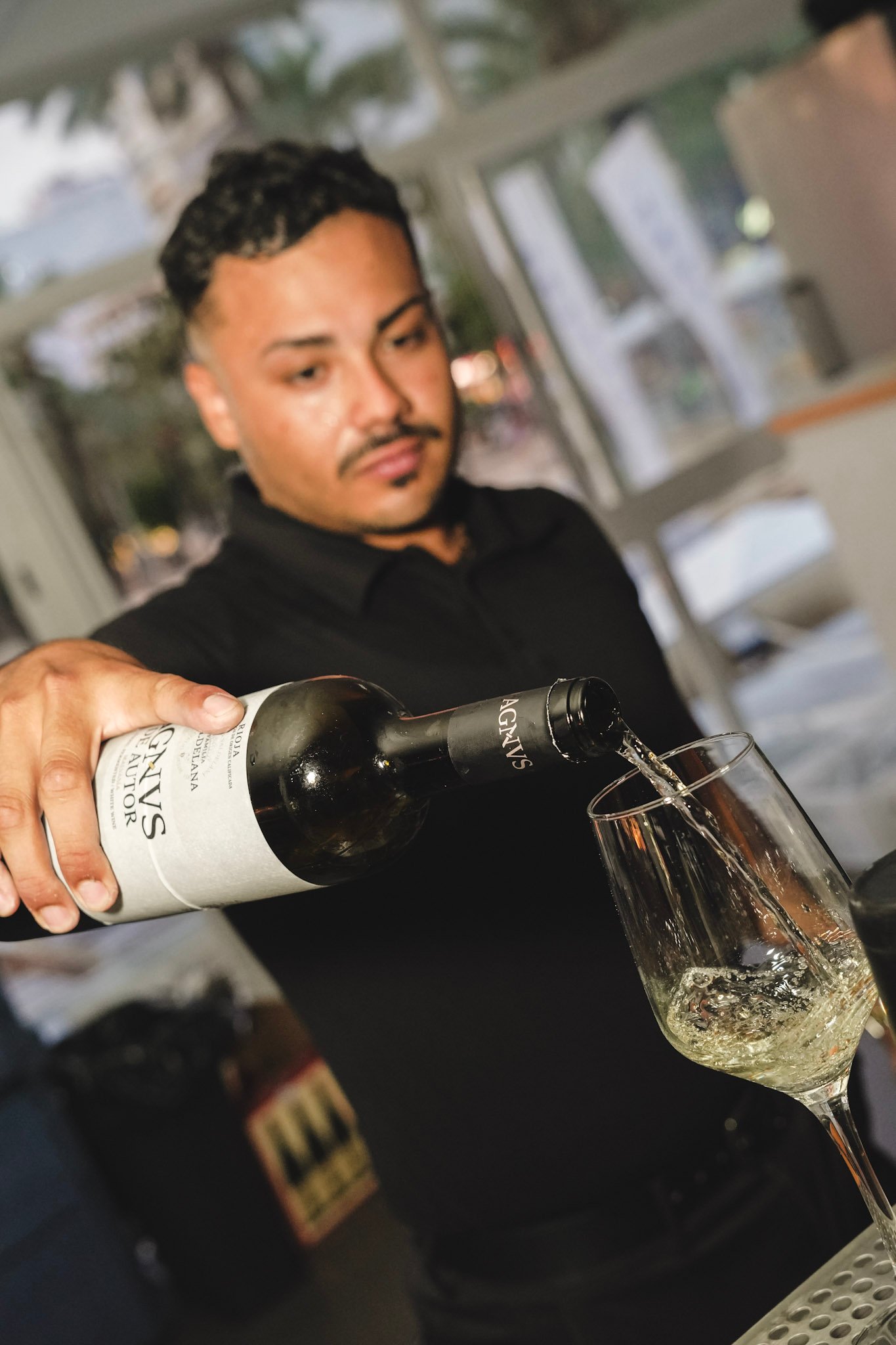 Club Náutico El Arenal — servicio de vino